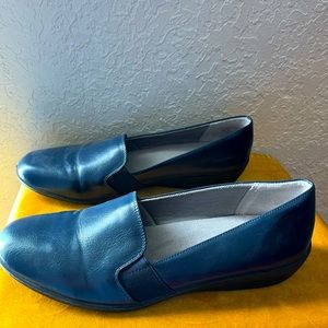 Clarks navy leather flats size 10